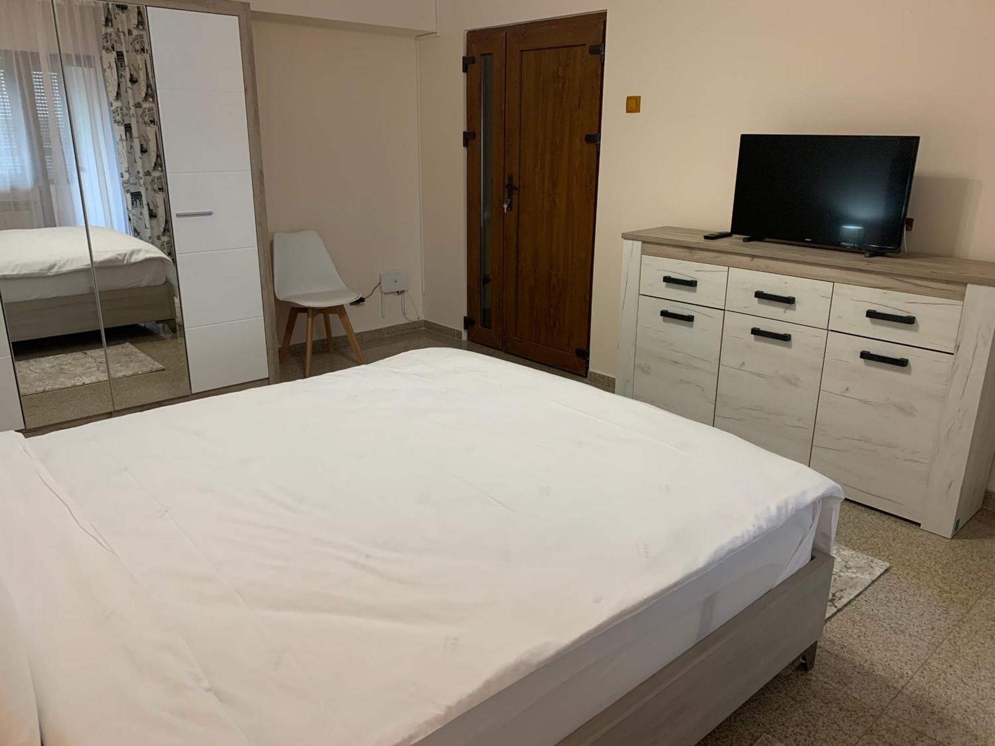 Appartement Minerva Ultracentral à Craiova Extérieur photo