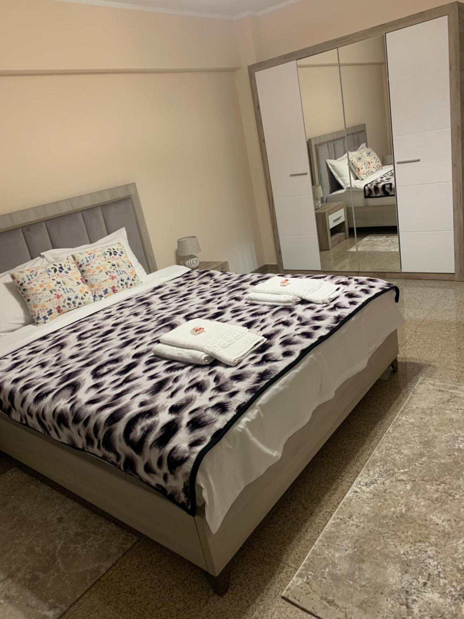 Appartement Minerva Ultracentral à Craiova Extérieur photo